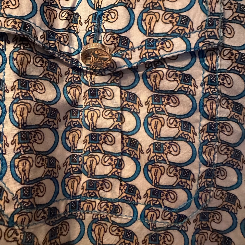 Patterned Button-Up Women's Top - Picture 6 of 10